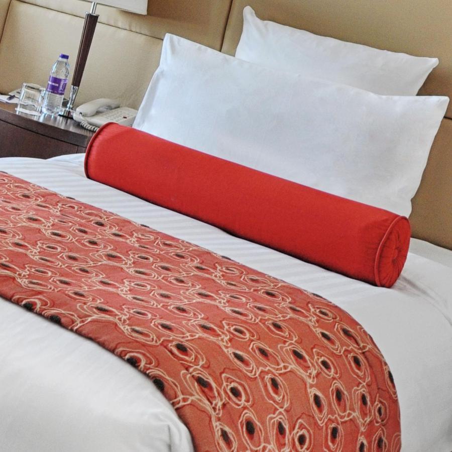 Park Regis Kris Kin Hotel Dubai Exterior photo A bolster pillow