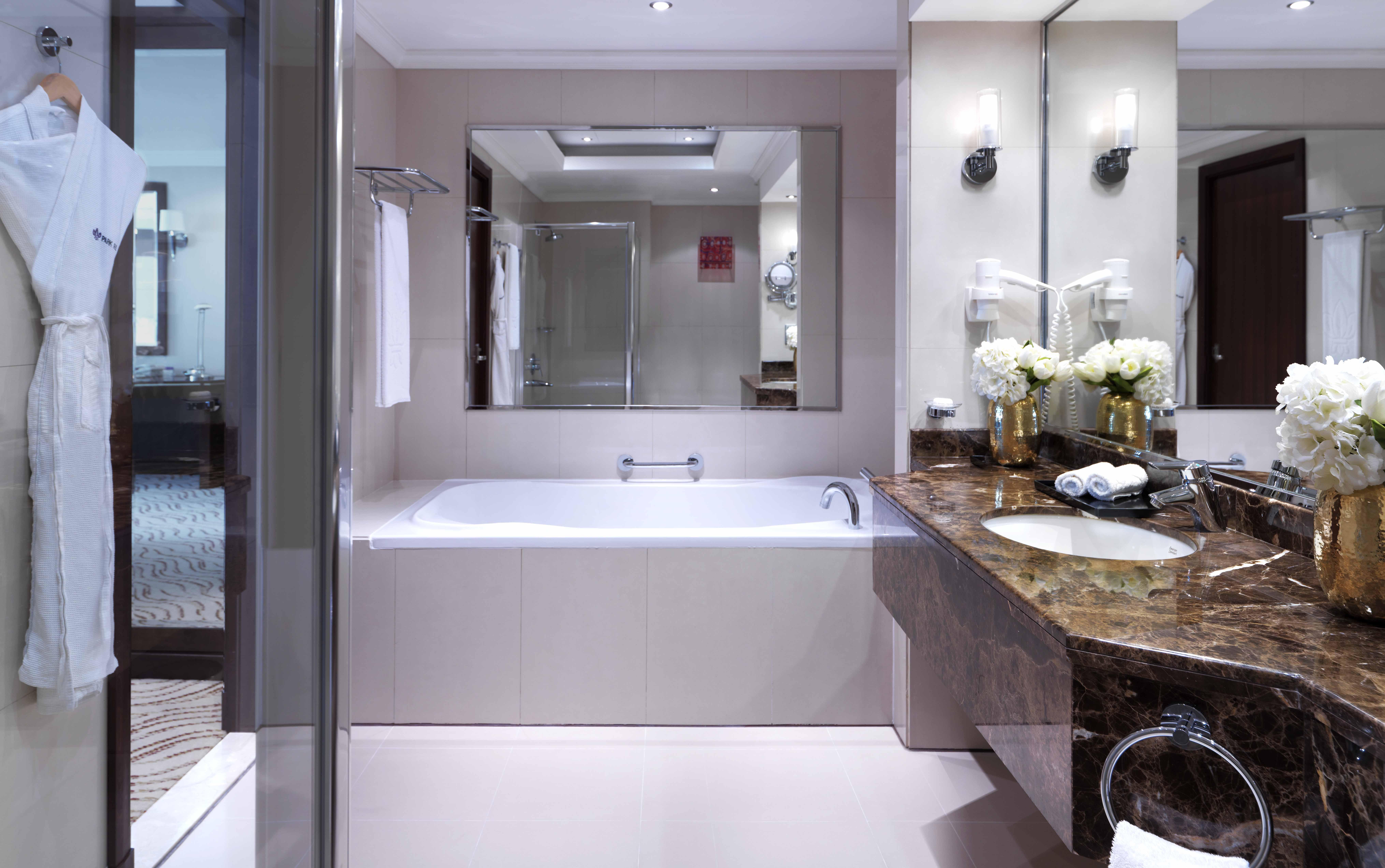 Park Regis Kris Kin Hotel Dubai Exterior photo Bathroom